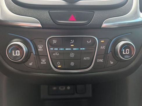 Used 2019 Chevrolet Equinox LT w/ Driver Convenience Package FWD image 14