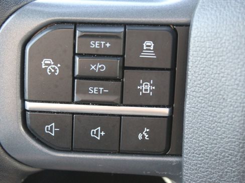 Used 2024 Ford F150 Lariat w/ FX4 Off-Road Package image 30