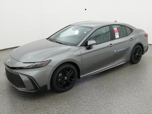 New 2026 Toyota Camry SE FWD image 1
