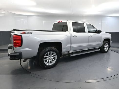 Used 2018 Chevrolet Silverado 1500 LT w/ All Star Edition AWD/4WD image 4