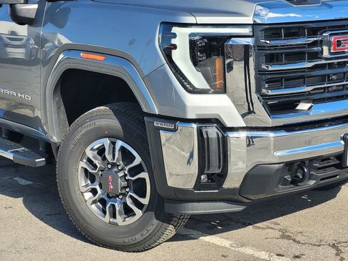New 2026 GMC Sierra 2500 SLE w/ SLE Value Package; AWD/4WD image 6