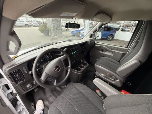 Used 2024 GMC Savana 2500 w/ Driver Convenience Package image 13