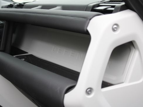 Used 2024 Land Rover Defender 110 S image 51