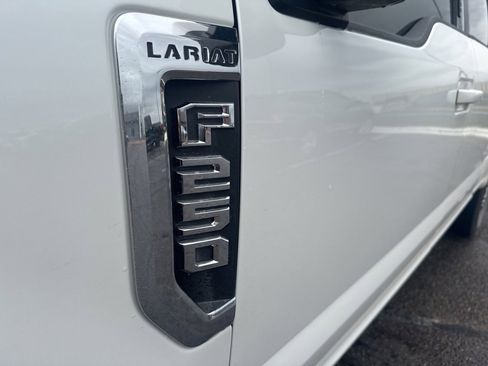 Used 2022 Ford F250 Lariat image 8