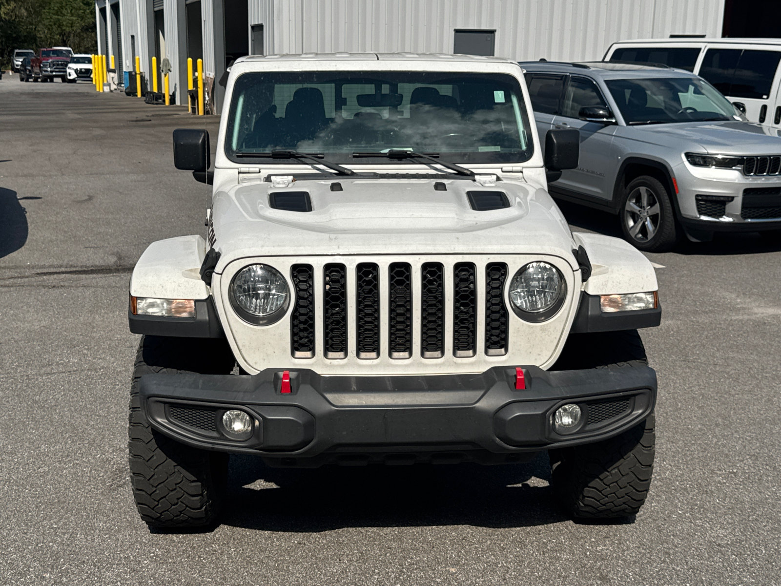 Used 2023 Jeep Gladiator Rubicon w/ Cold Weather Group AWD/4WD image 2