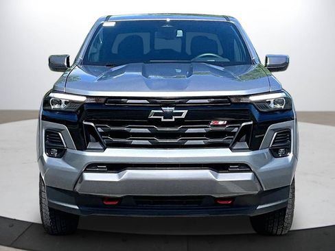 Used 2025 Chevrolet Colorado Z71 AWD/4WD image 3