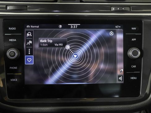 Used 2024 Volkswagen Tiguan SEL R-Line image 30