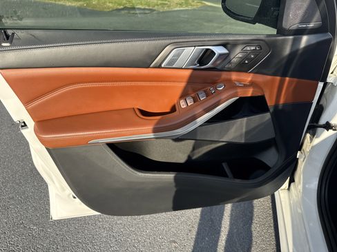 Used 2022 BMW ALPINA XB7 image 23