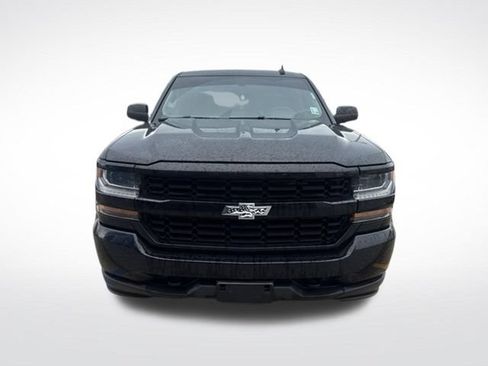 Used 2018 Chevrolet Silverado 1500 Custom w/ Custom Convenience Package RWD image 6