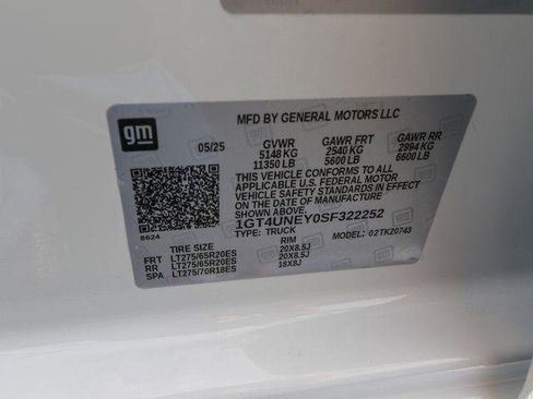 New 2025 GMC Sierra 2500 SLT w/ SLT Premium Package AWD/4WD image 32