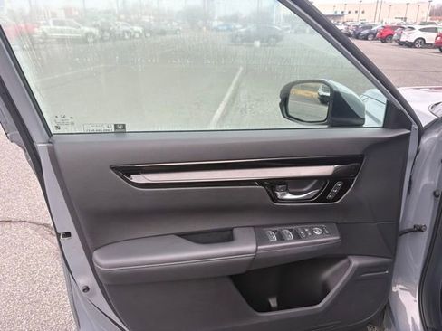 Used 2025 Honda CR-V EX-L image 11