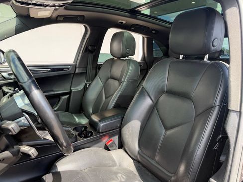 Used 2018 Porsche Macan AWD/4WD image 12