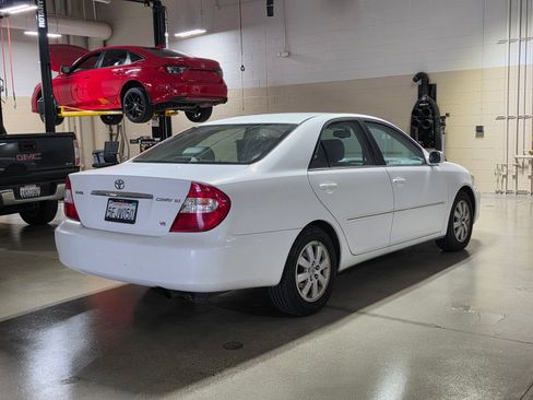 Used 2004 Toyota Camry XLE FWD image 7