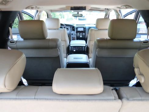 Used 2012 Toyota Sequoia Platinum AWD/4WD image 30