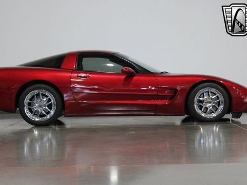 Used 2001 Chevrolet Corvette Coupe w/ Preferred Equipment Group2 image 22