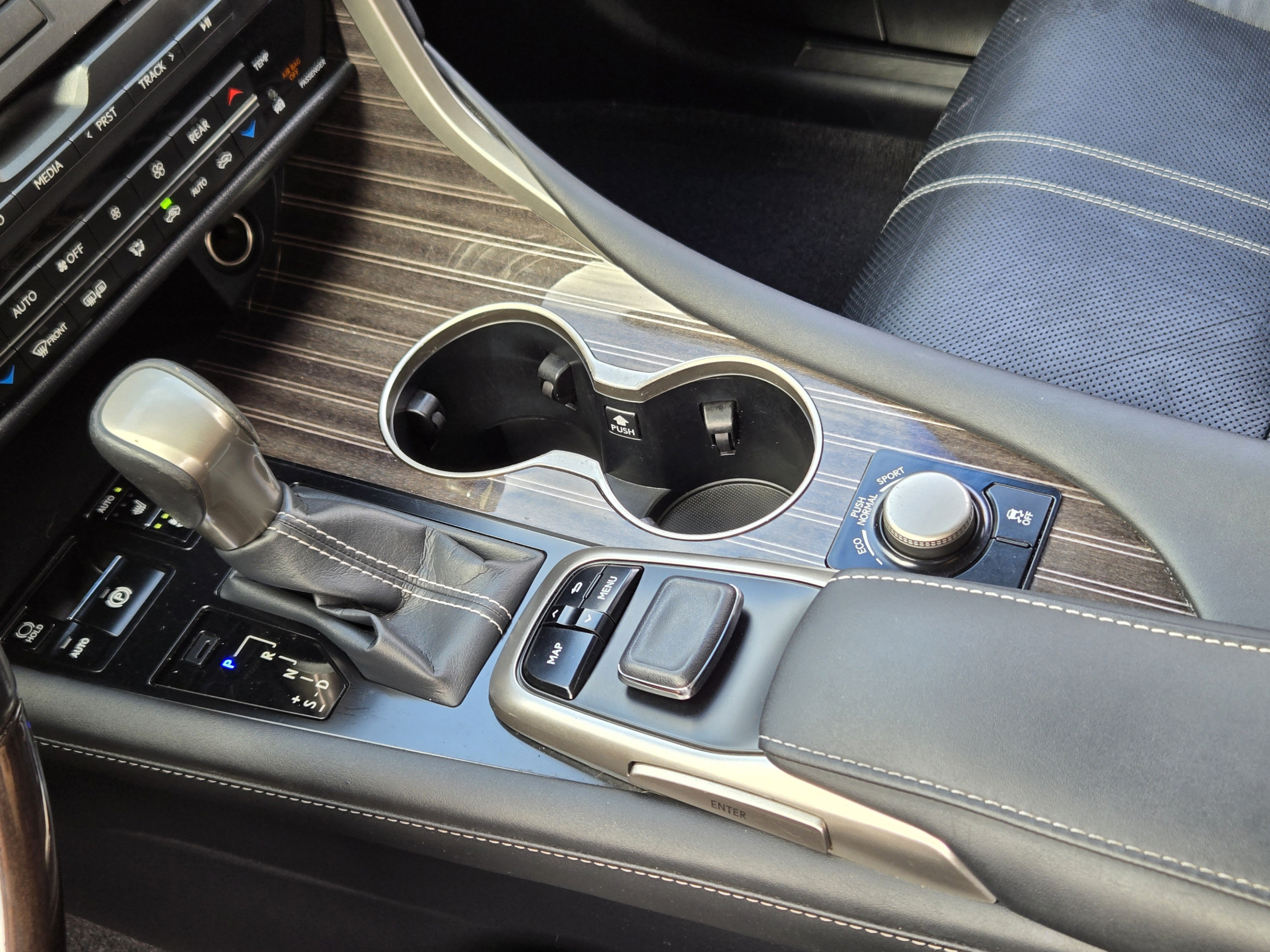 Used 2018 Lexus RX 350L Luxury w/ Accessory Package FWD image 19