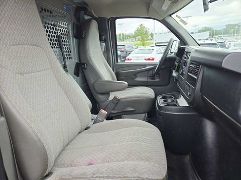 Used 2014 GMC Savana 2500 RWD image 10