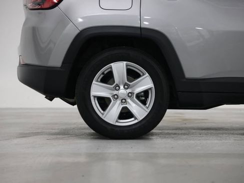 Used 2022 Jeep Compass Latitude w/ Convenience Group FWD image 18