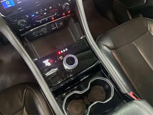 Used 2022 Jeep Grand Cherokee L Limited w/ Luxury Tech Group II image 16