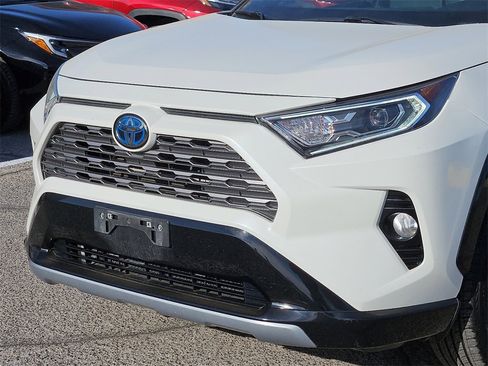 Certified 2020 Toyota RAV4 XSE image 9