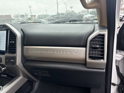 Used 2022 Ford F250 Lariat w/ Lariat Ultimate Package image 32