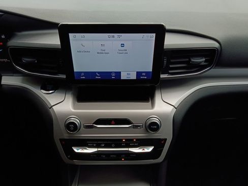 Used 2024 Ford Explorer XLT w/ Equipment Group 202A RWD image 8