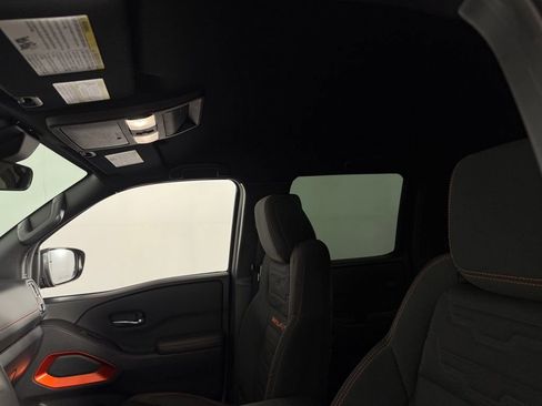 Used 2025 Nissan Frontier PRO-4X image 22