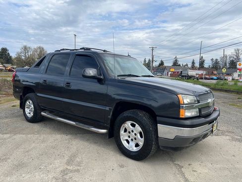 Used 2005 Chevrolet Avalanche Z71 w/ Sun And Sound Package AWD/4WD image 19