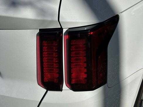 Used 2023 Kia Sorento S w/ Panoramic Sunroof Package FWD image 8