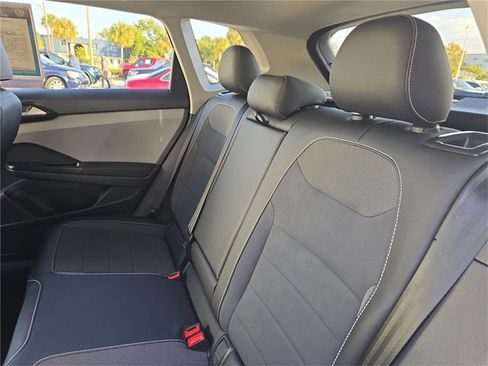 Used 2022 Volkswagen Taos SE image 10