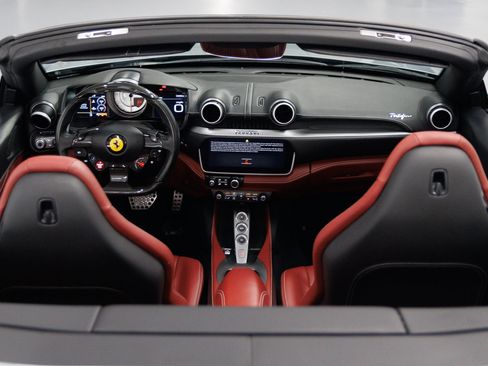 Used 2019 Ferrari Portofino RWD image 29