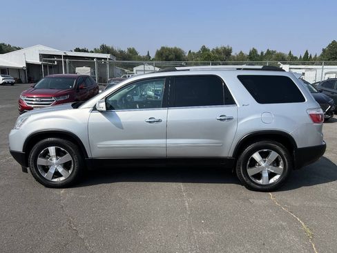 Used 2011 GMC Acadia SLT w/ Technology Package AWD/4WD image 2