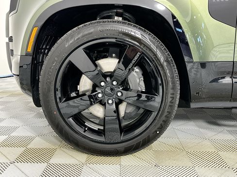 Used 2026 Land Rover Defender 110 X-Dynamic SE AWD/4WD image 9