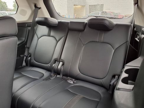 Used 2023 Honda Pilot Touring image 19