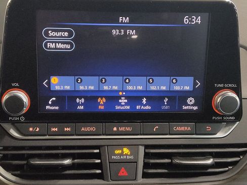 Used 2025 Nissan Altima 2.5 SV FWD image 25