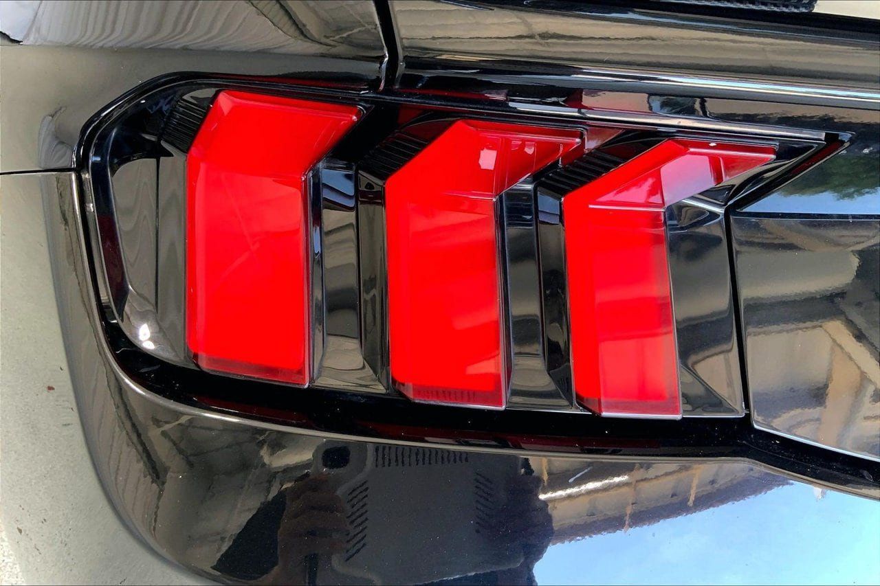 Used 2024 Ford Mustang GT RWD image 28