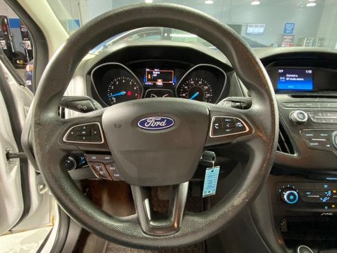 Used 2015 Ford Focus SE FWD image 20