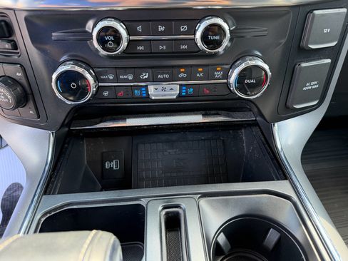 Used 2022 Ford F150 Lariat w/ Equipment Group 502A High AWD/4WD image 11
