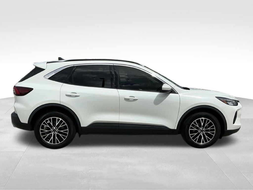 Certified 2023 Ford Escape SE FWD image 7