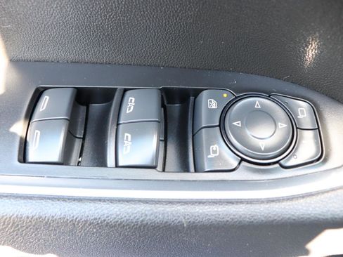 Used 2025 GMC Sierra 1500 SLT AWD/4WD image 46