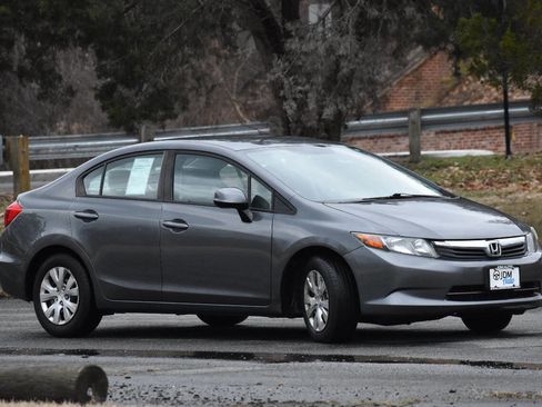 Used 2012 Honda Civic LX image 4
