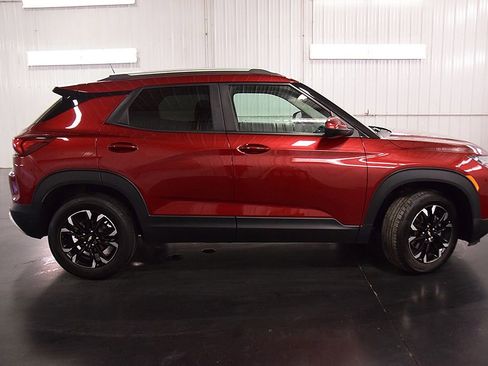 Used 2022 Chevrolet TrailBlazer LT w/ Convenience Package image 8