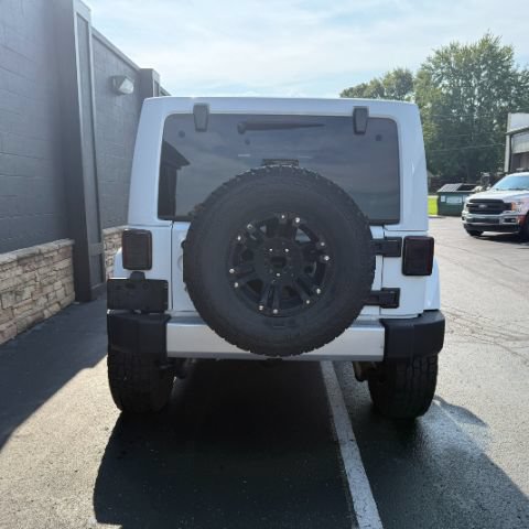 Used 2015 Jeep Wrangler Unlimited Sahara w/ Connectivity Group AWD/4WD image 4