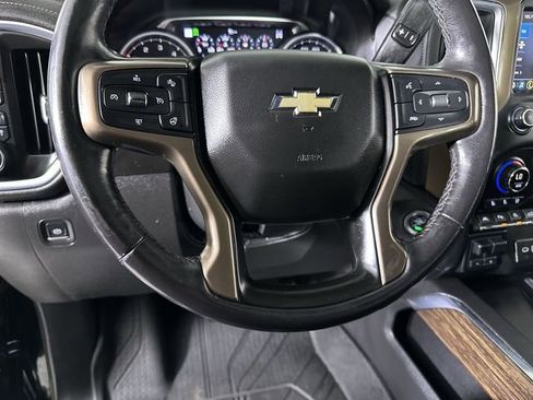 Used 2021 Chevrolet Silverado 1500 High Country w/ Technology Package AWD/4WD image 11