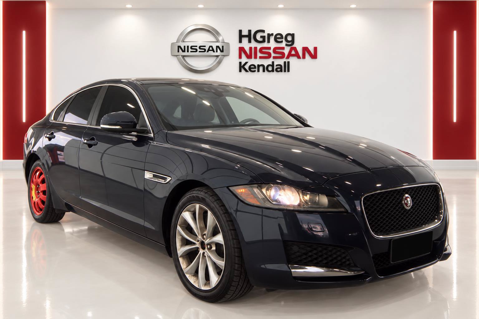Used 2018 Jaguar XF Premium AWD/4WD image 3