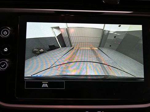 Used 2023 Chevrolet Bolt EUV LT w/ Convenience Package image 22