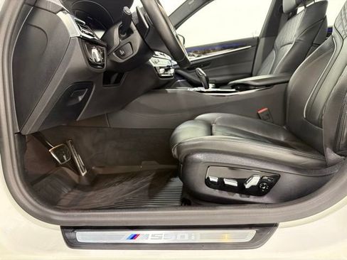 Used 2022 BMW M550i xDrive w/ Premium Package AWD/4WD image 14