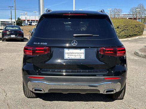 Used 2025 Mercedes-Benz GLB 250 image 4