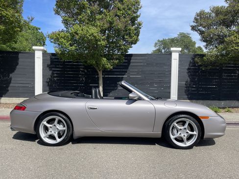 Used 2003 Porsche 911 Carrera 4 image 3