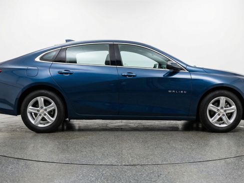 Used 2024 Chevrolet Malibu LT image 11
